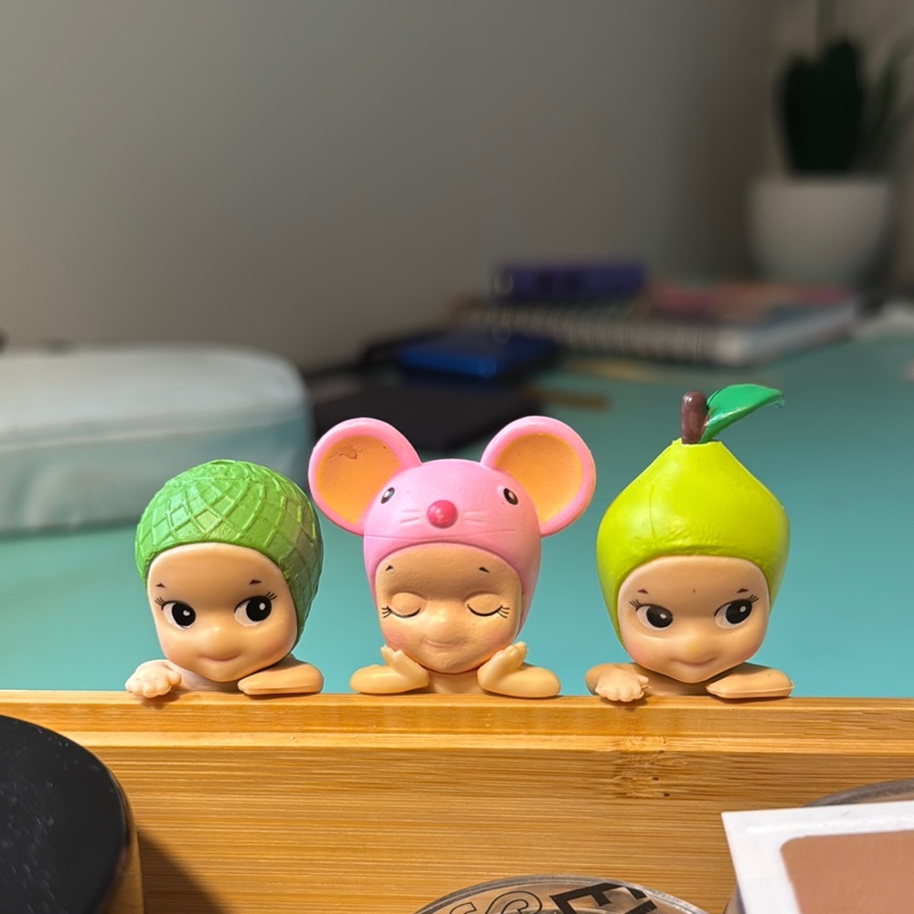 Set of Three Sonny Angels Hippers